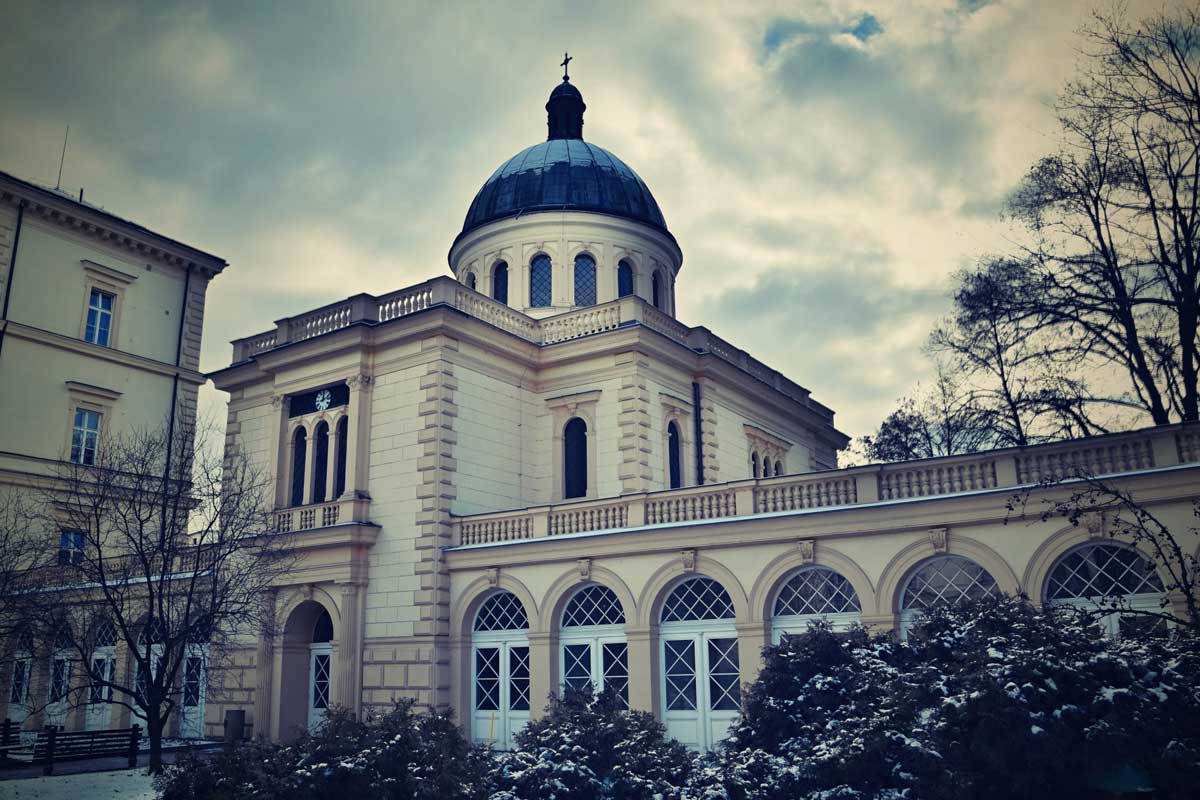 Dhaka International School & College