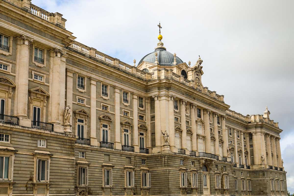 Dhaka International School & College